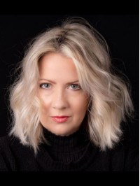 Platinum Blonde Wavy Lace 12" Without Bangs Wigs