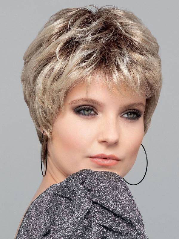 Wavy Blonde Synthetic Best Short Wigs