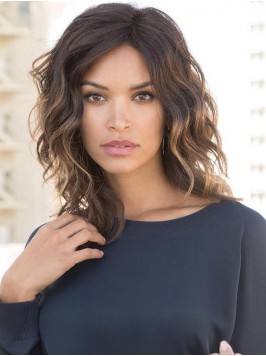 Layered 14" Chin Length Wavy Popular Medium W...