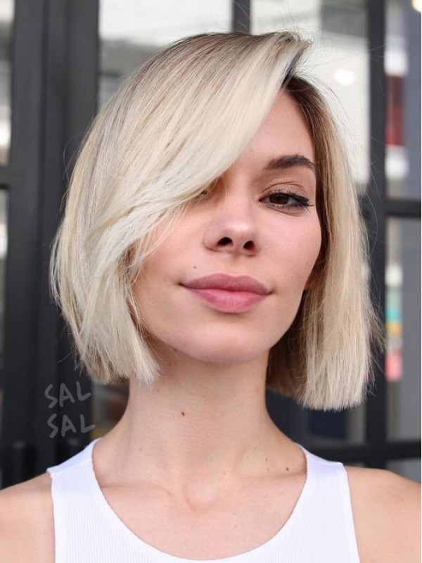 Short Straight Bob Style Capless Synthetic Wig Wwith Side Bangs 10 Inches